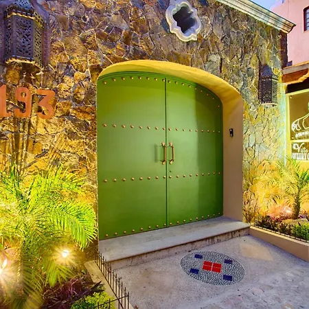 Vista Corona Luxury Condominiums